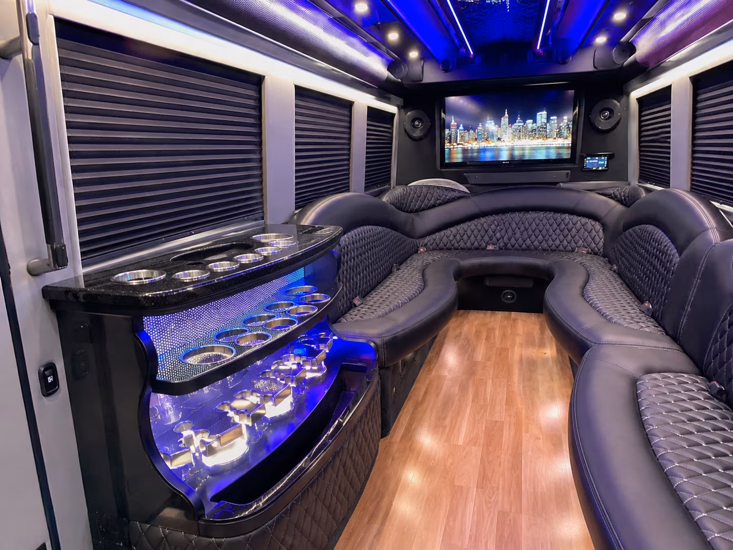 party buses and charter buses to kraken games at climate pledge arena
