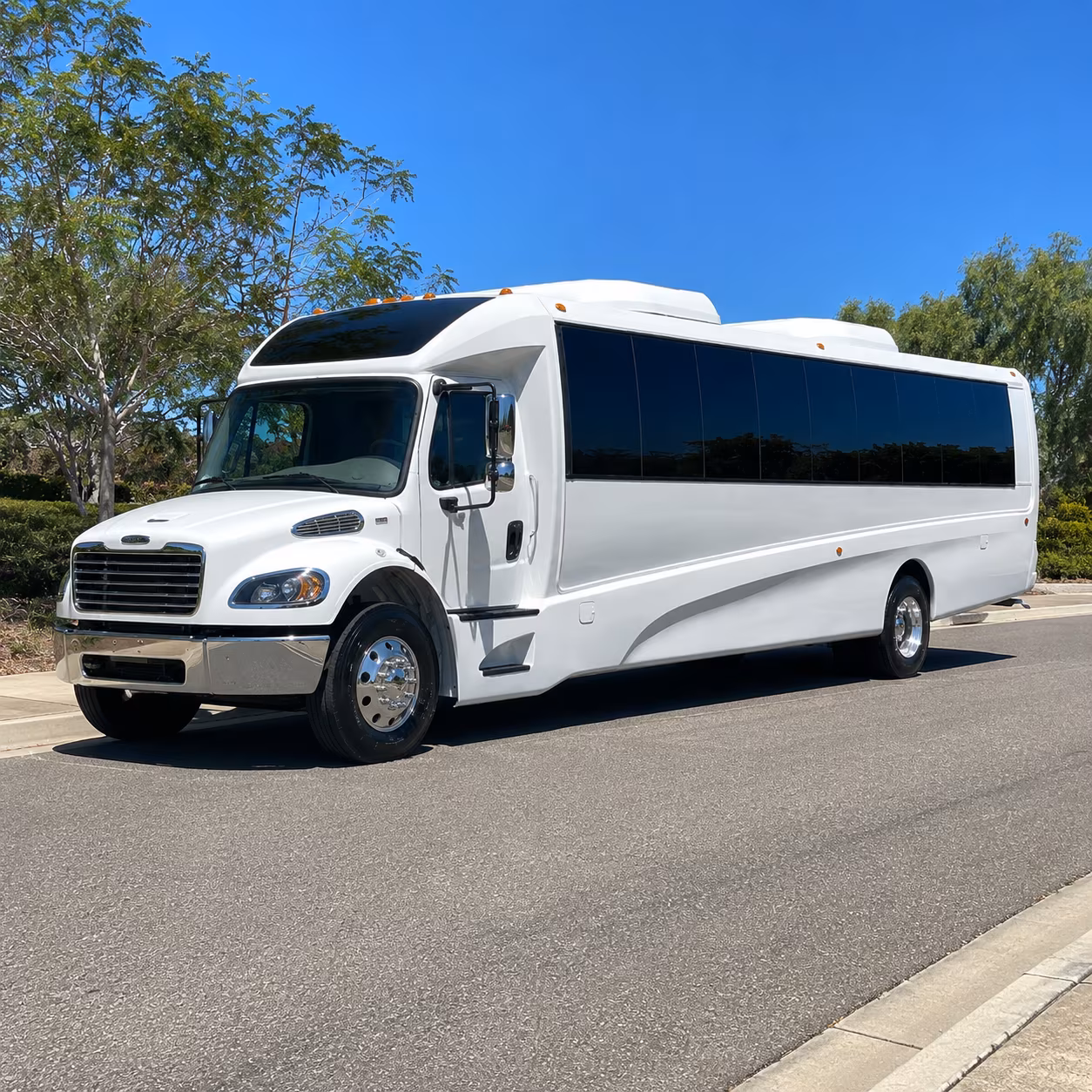 renton 28 passenger minibus