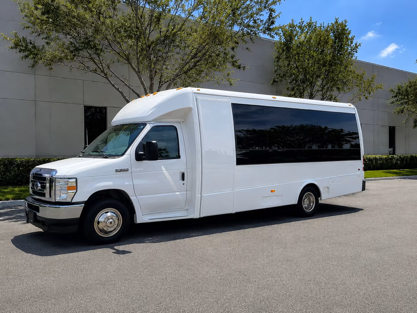 renton corporate bus rentals for boeing and aerospace industry groups